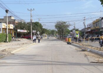 Habilitan un nuevo tramo de la pavimentación de la avenida Francisco el Hombre en Riohacha