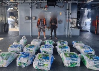 Capturan a un venezolano y un dominicano transportando millonario cargamento de cocaína en aguas de La Guajira