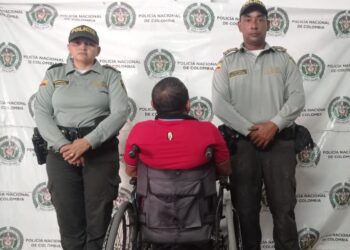 En la plaza Padilla de Riohacha, un hombre en silla de ruedas fue capturado por actos sexuales con menor de 14 años