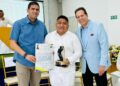 Gerente del Hospital de Nazareth, Calmides González, fue galardonado en los Premios Acord 2023