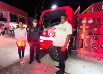 El Cuerpo de Bomberos de Fonseca estrena un nuevo camión cisterna