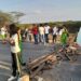 La vía Maicao – Riohacha amaneció bloqueada por falta de transporte escolar