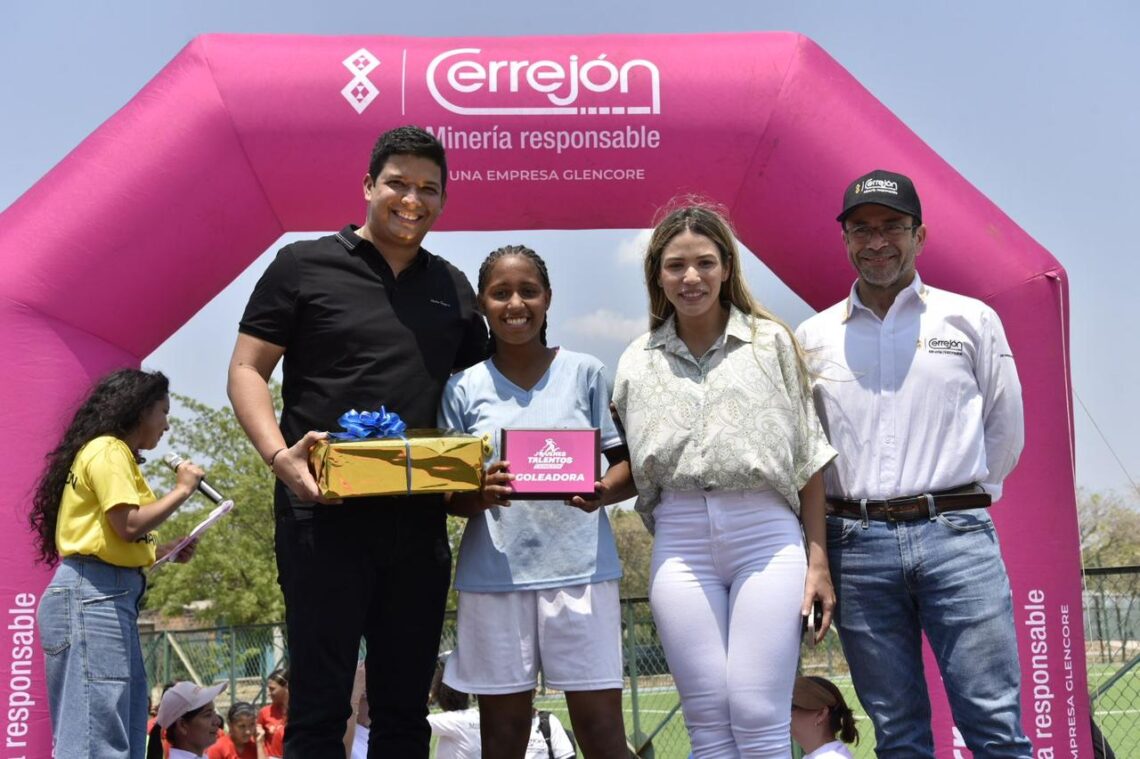 Más de 20 mujeres de Barrancas se coronan campeonas del torneo ‘Jóvenes Talentos Cerrejón’