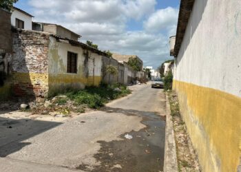 Distrito intervendrá callejón en el barrio Arriba como iniciativa para recuperar el espacio público