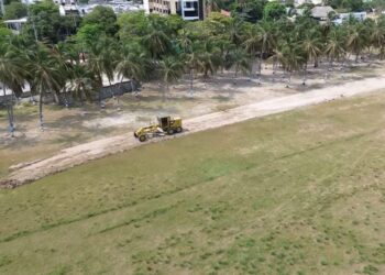 Gobernación, Alcaldía e Interaseo realizan jornadas de limpieza en las playas de Riohacha