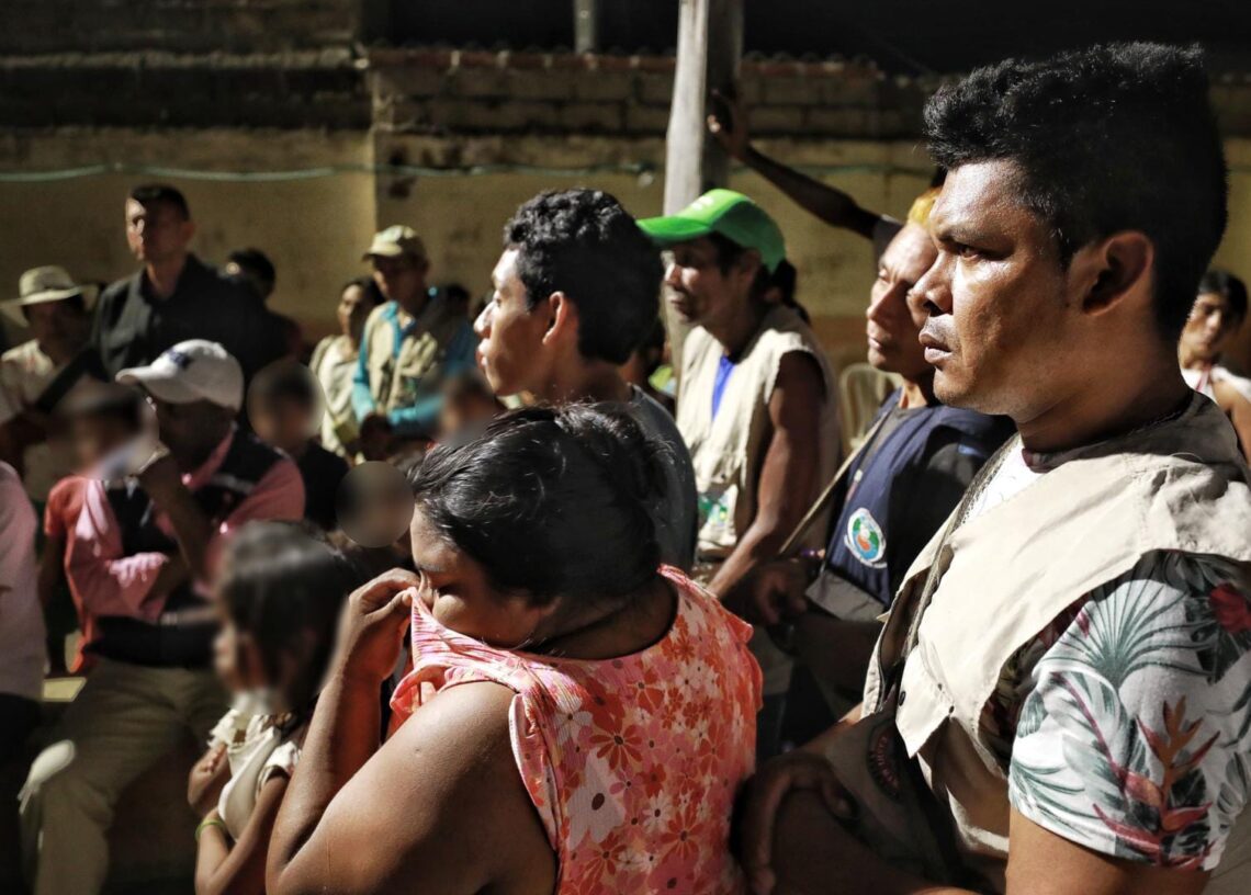 32 familias de Riohacha recibieron el título de propiedad de sus viviendas