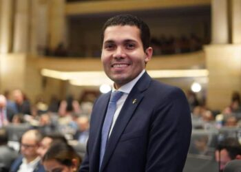 Representante Juan Loreto Gómez expone preocupaciones por incremento de costos de energía y gas natural