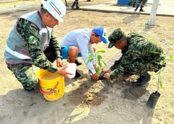 Con siembra de árboles en el Parque de la Vida se conmemoró el Día Mundial de la Tierra en Riohacha