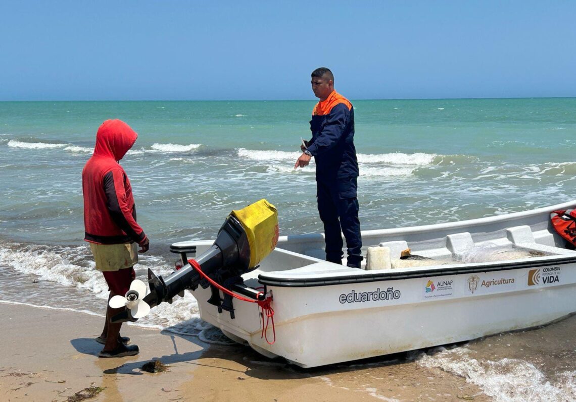 Pescadores artesanales de La Guajira fueron beneficiados con matrículas de sus embarcaciones