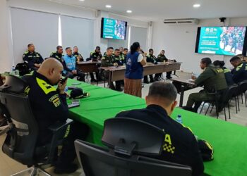Policías de La Guajira se capacitan sobre derechos humanos y daño antijurídico