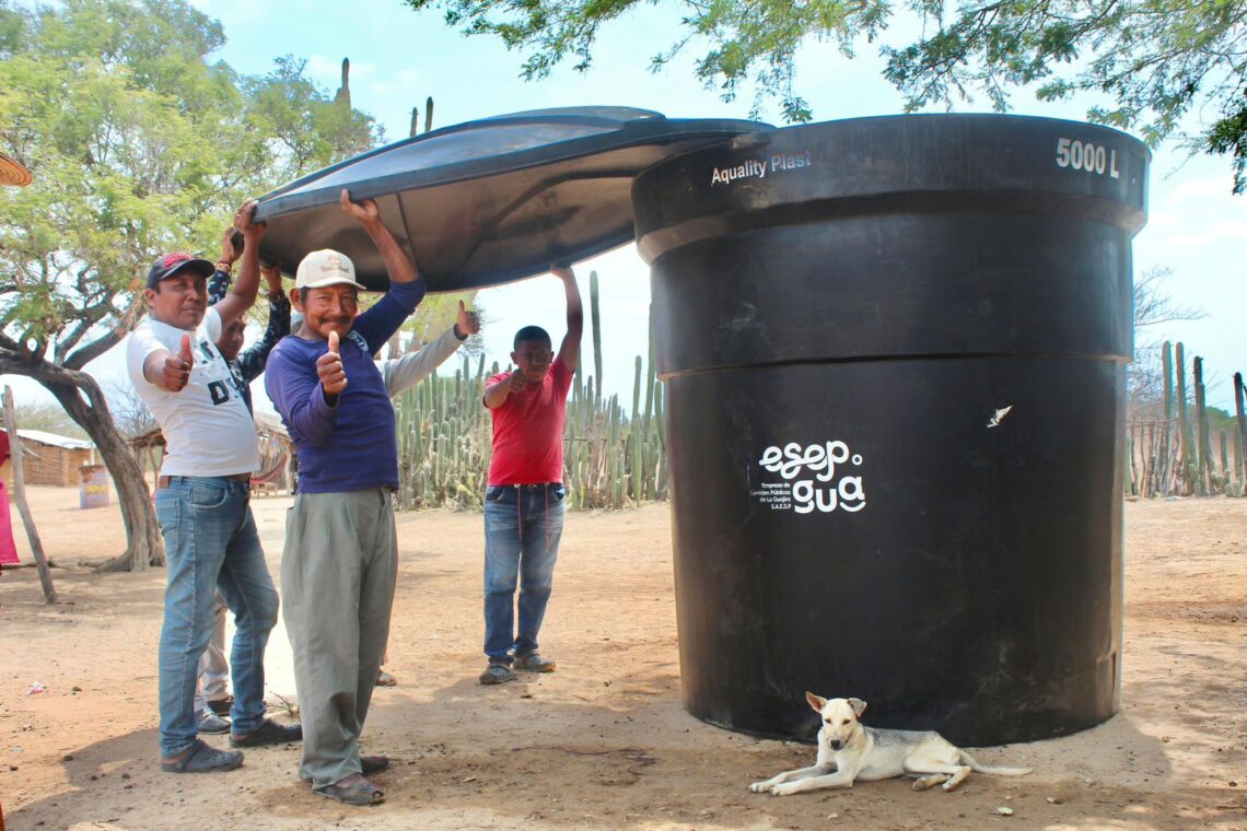 Con tanques de agua, Esepgua enfrenta el fenómeno del Niño en comunidades de Manaure