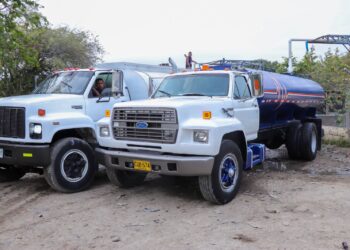 Más de 30 carrotanques suministran agua potable diariamente en Riohacha y sus corregimientos