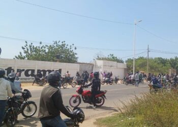 Protesta de mototaxistas en Riohacha terminó en el robo de 20 motos y la alteración del orden público