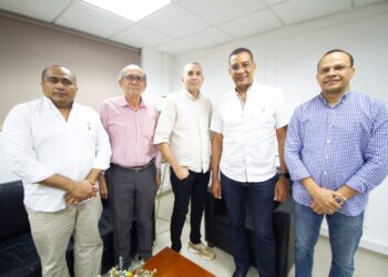 Director de Corpoguajira y sus antecesores dialogaron sobre iniciativas para el Plan de Acción 2024-2027