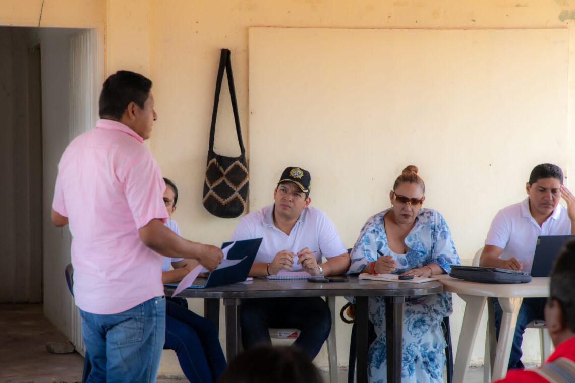 Alcalde de Barrancas revisa necesidades y problemáticas del Resguardo Indígena Trupío Gacho