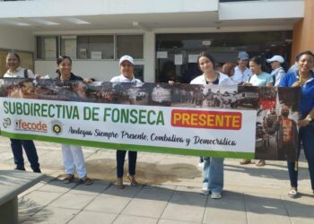 Maestros en La Guajira continúan paro de 72 horas en el departamento