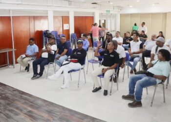 Para prevenir accidentes de tránsito, capacitan a gremios de mototaxistas y taxistas de Maicao