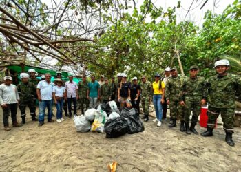 Recolectan más de 300 kilos de residuos sólidos en jornada de limpieza en las playas de Dibulla