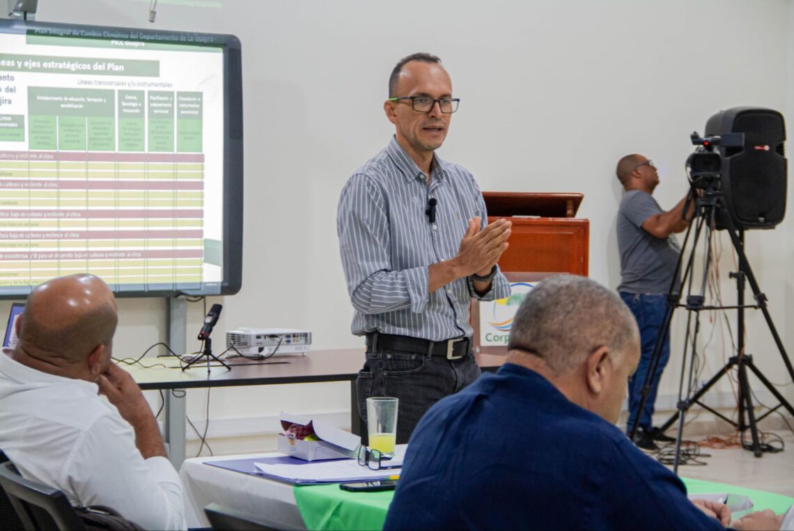 Corpoguajira presentó el Plan Integral de Cambio Climático a los alcaldes de La Guajira