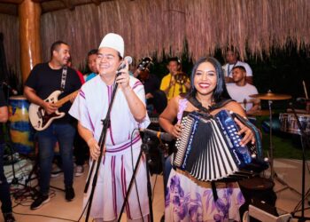 Ella es Wendy Corzo, la reina del Festival Vallenato que acompaña a Kandymaku