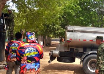 Realizan actividades culturales, entrega de agua potable y kits escolares en la comunidad Ceibita Macedonia de Riohacha