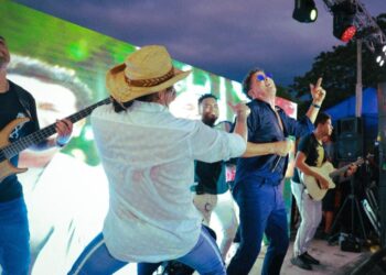 “La pepita es mía”: Ana del Castillo responde a quienes criticaron su vestido en los Upar Awards