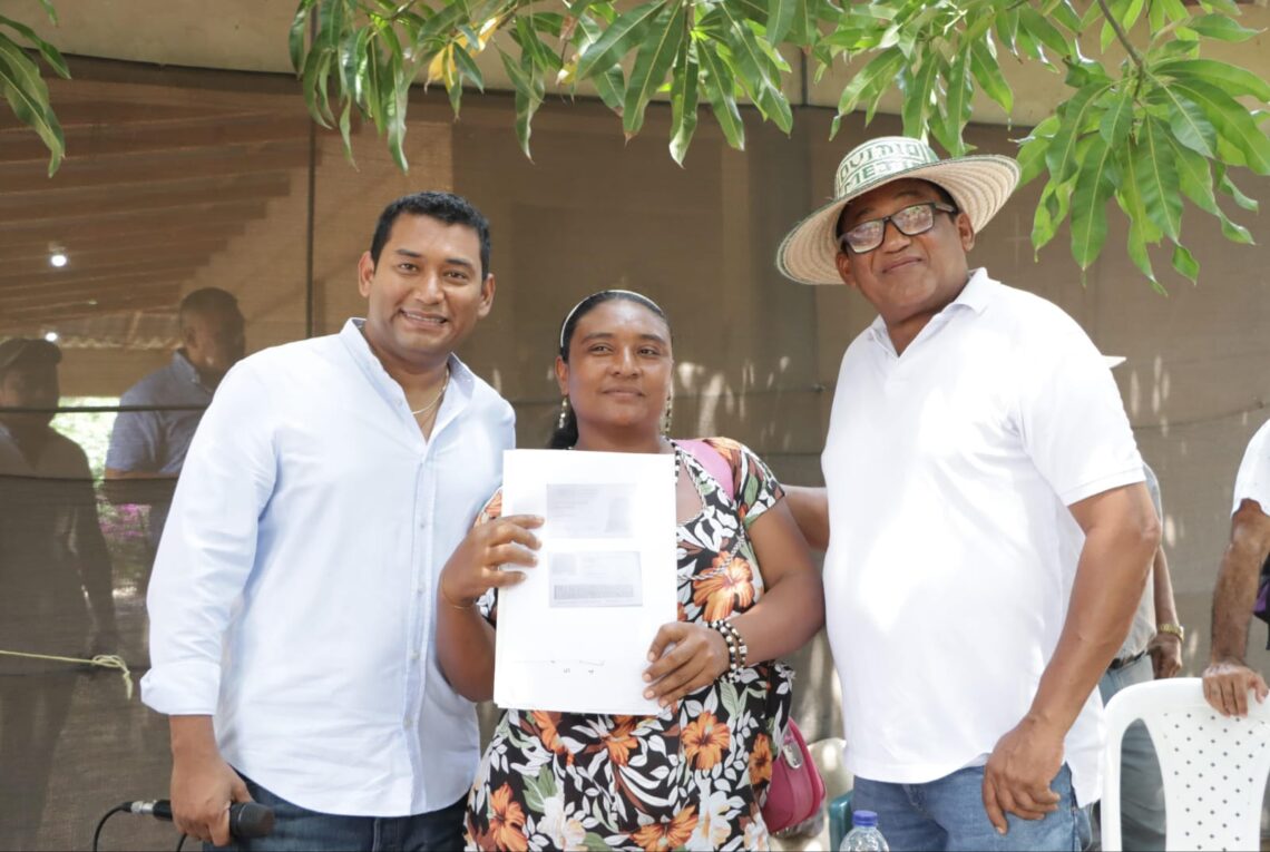 Cerca de 40 familias campesinas recibieron títulos de propiedad en zona rural de Maicao