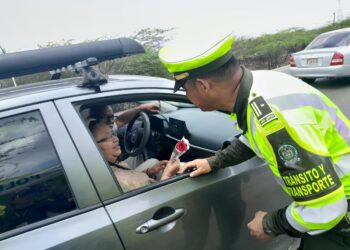Más de 11 mil vehículos circularon por las principales carreteras de La Guajira en el puente del Día de Madres