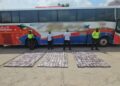 Policía Guajira halla varias caletas con 300 kilos de cocaína en un bus de servicio público