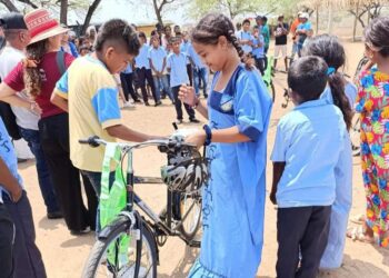 Entregan 100 bicicletas a niños y niñas de la comunidad Garciamana de Manaure