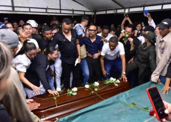 “Vivirás por siempre en nuestros corazones”: con honores fue despedido el maestro Omar Geles