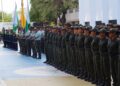 Más de 100 auxiliares de policía juraron defender la bandera nacional en La Guajira