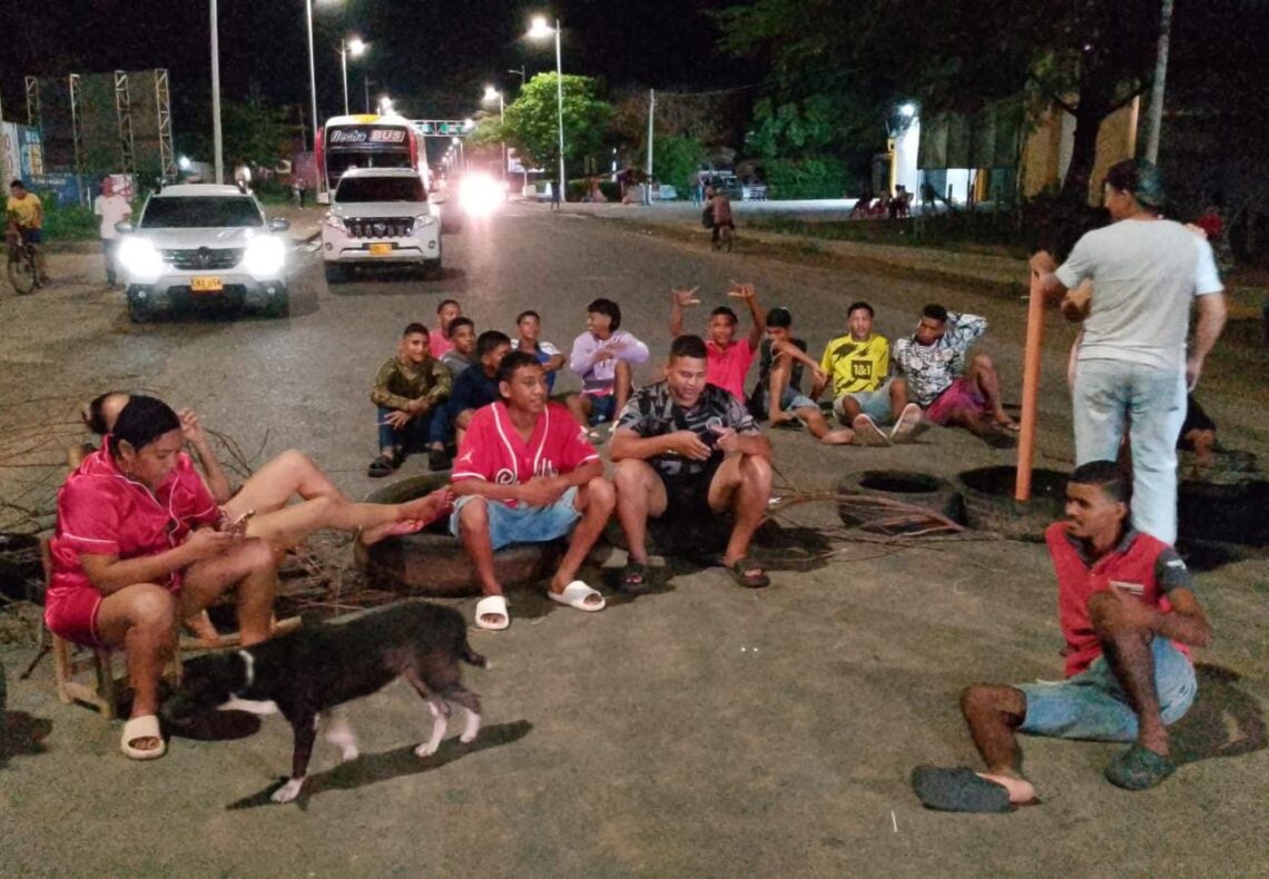 Por deuda superior a los $300 millones de pesos, Air-e deja sin energía un barrio en Riohacha