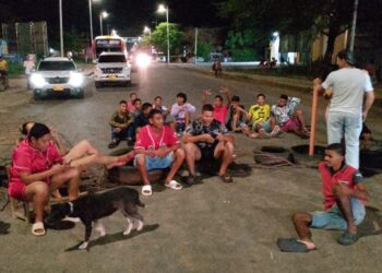 Por deuda superior a los $300 millones de pesos, Air-e deja sin energía un barrio en Riohacha