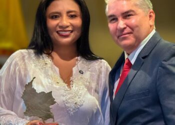 La alcaldesa de Albania Nera Robles, recibe el premio ‘Alcalde Solidario e Incluyente 2024’