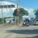 ¡Insólito! – Bloquean la entrada al Aeropuerto de Riohacha por falta de energía en un barrio cercano