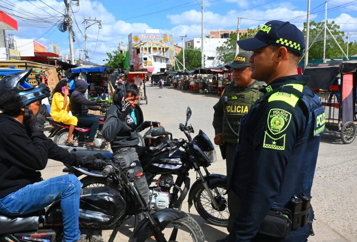 Para mejorar la seguridad, autoridades de Uribia prohíben el uso de capuchas y pasamontañas