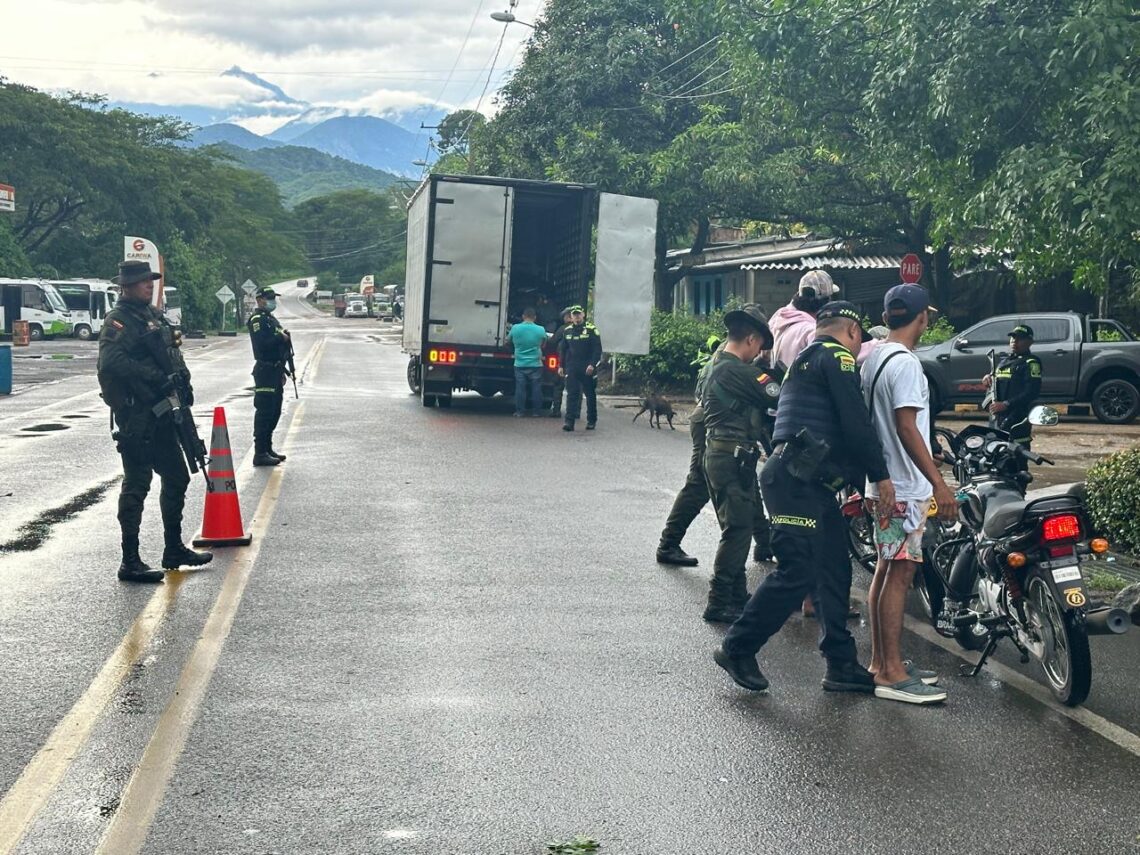 Con una granada y cartuchos para fusil capturan a un sujeto sobre la Troncal del Caribe