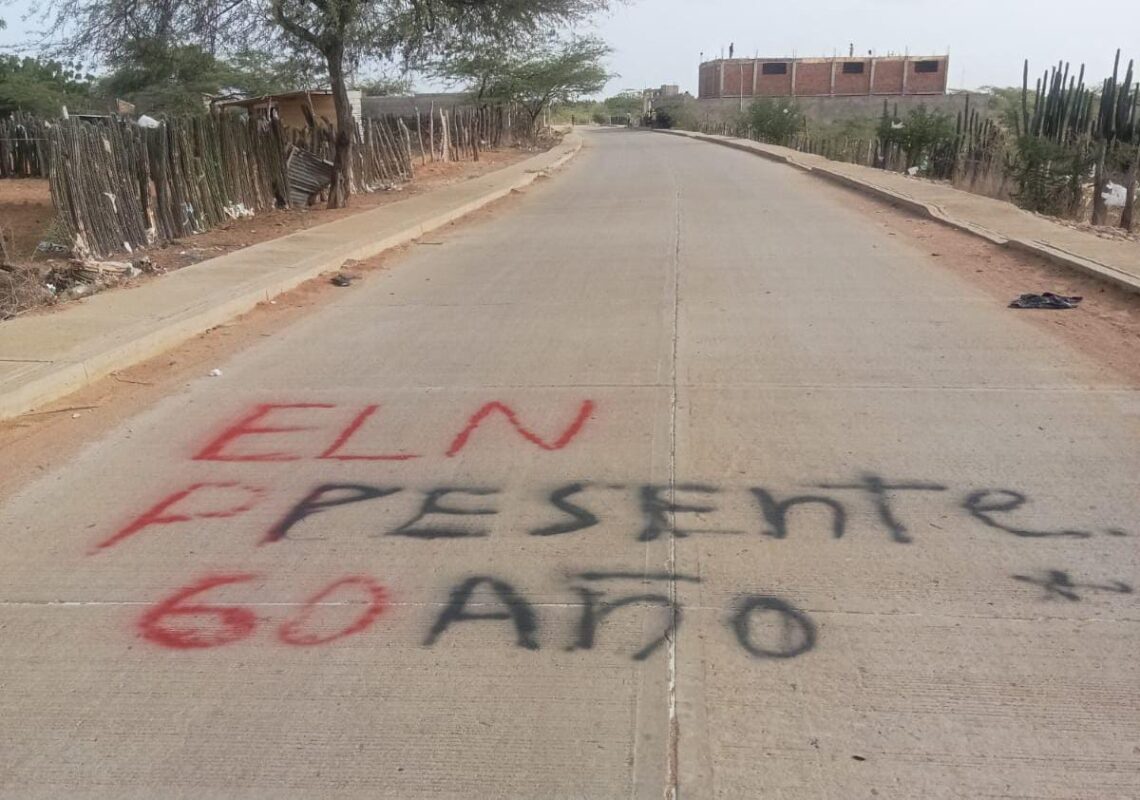 Alerta en La Guajira por aparición de grafitis y banderas alusivas al ELN