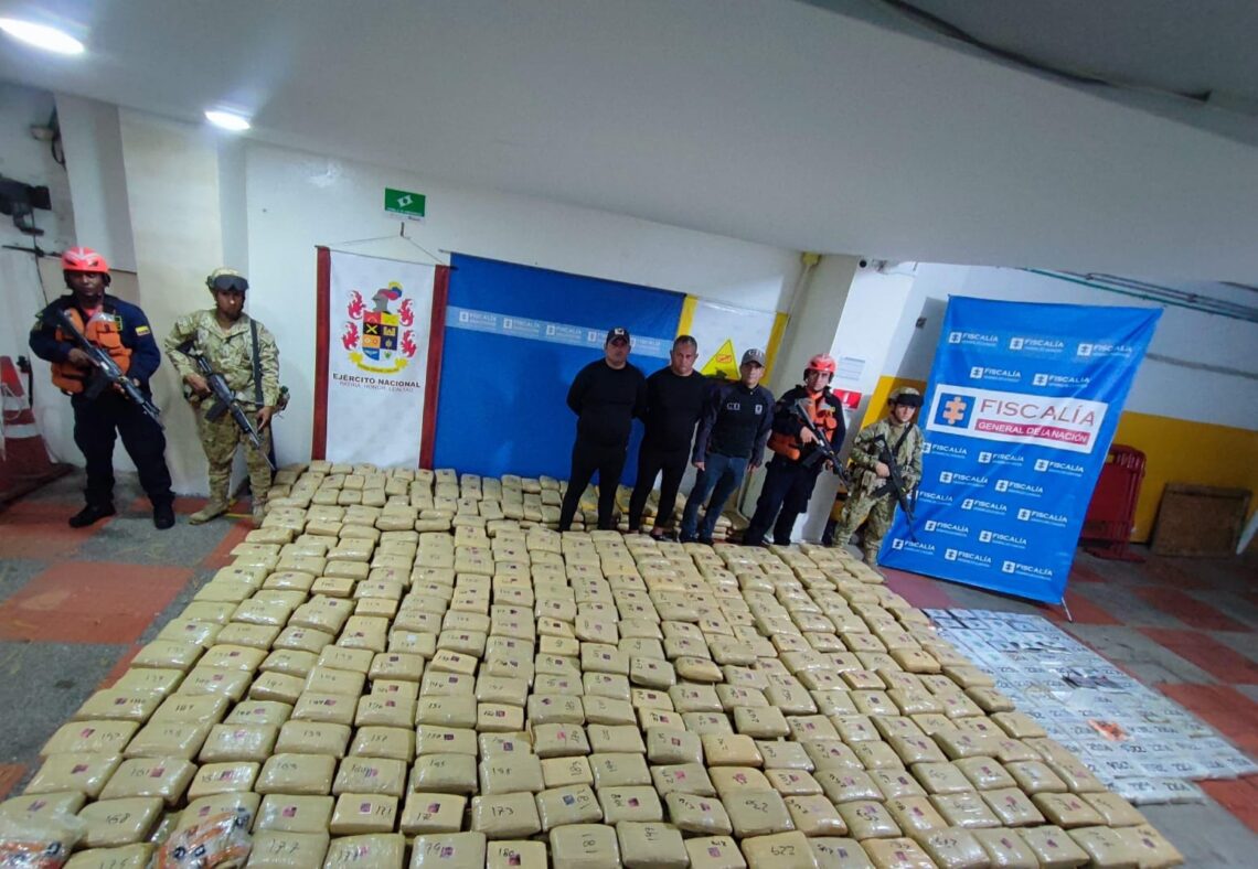 Incautan millonario cargamento de marihuana y cocaína en aguas de Camarones, Riohacha