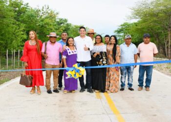 Alcalde de Barrancas inaugura otra obra de impacto rural, esta vez en el Resguardo Indígena Tamaquito II