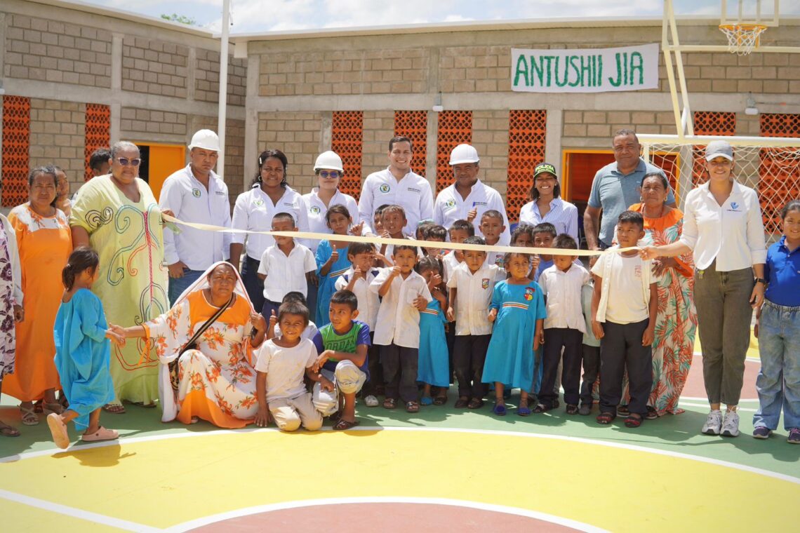 “De enrramadas a aulas de clases”: inauguran infraestructura educativa en el internado Akuaipa de Albania