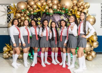 En Hatonuevo, la institución educativa Comfamiliar de La Guajira presentó su promoción 2024