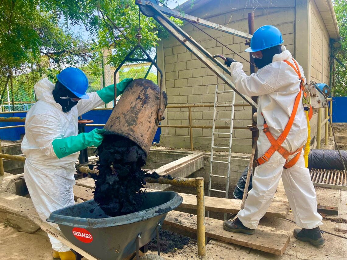 Refuerzan mantenimientos en estaciones de bombeo de aguas residuales en Riohacha