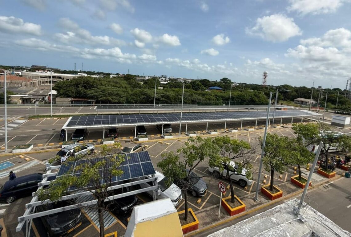 Con 226 paneles solares, el Aeropuerto del distrito de Riohacha comienza a usar energía renovable