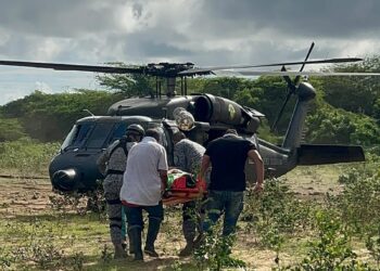 Vía aérea, pacientes críticos son trasladados desde la Alta Guajira a centros hospitalarios de Maicao