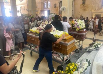 Riohacha y La Punta despiden con amor y dolor a Leana Pitre y Armando Cotes