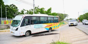 Estudiantes del programa de Ingeniería Civil proponen optimización del acceso vehicular a la Universidad de La Guajira