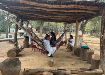La enramada que construyeron en Uniguajira como espacio ancestral y pedagógico para la interculturalidad