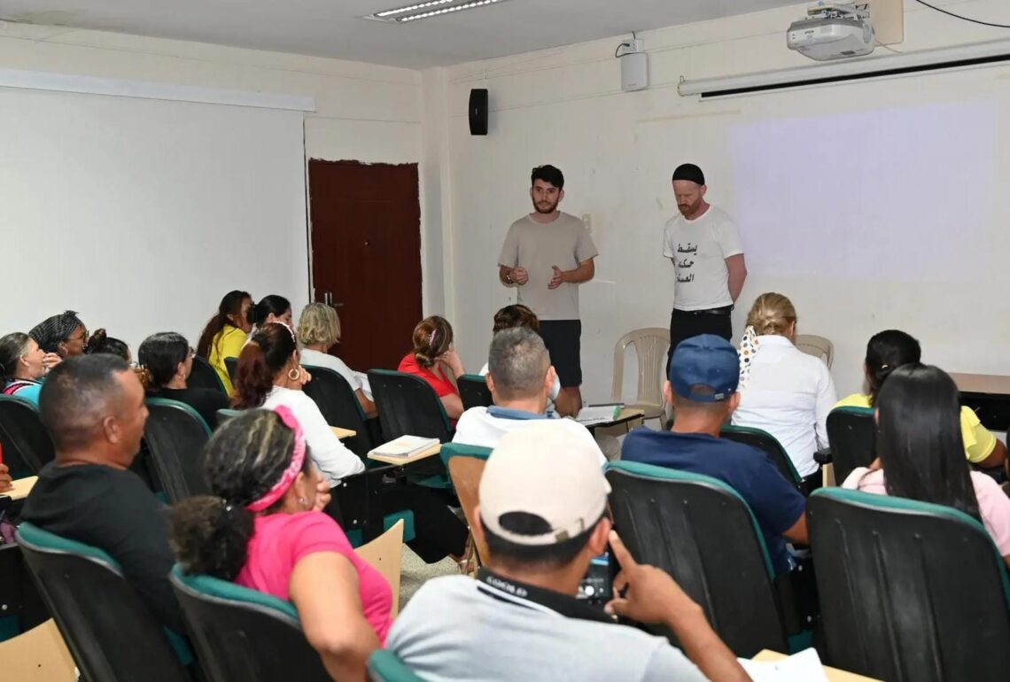 La enramada que construyeron en Uniguajira como espacio ancestral y pedagógico para la interculturalidad
